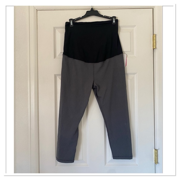 Over Belly Active Capri Maternity Pants Isabel Maternity by Ingrid & Isa… - Picture 2 of 4